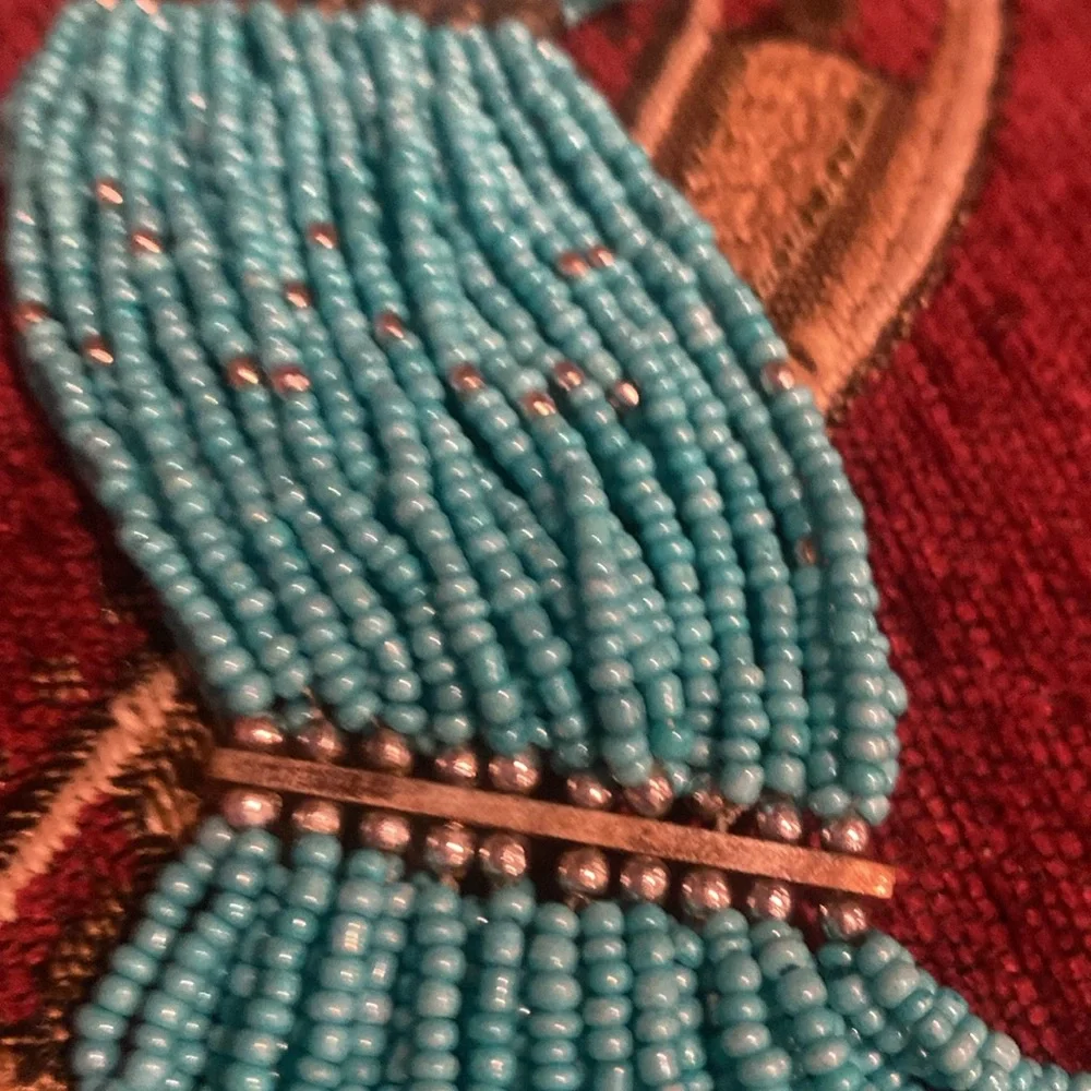 Showstopper beaded necklace!   (LL) - Picture 3 of 5
